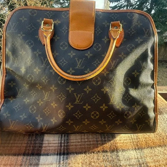 Louis Vuitton Rivoli Monogram Handbag - Picture 3 of 16